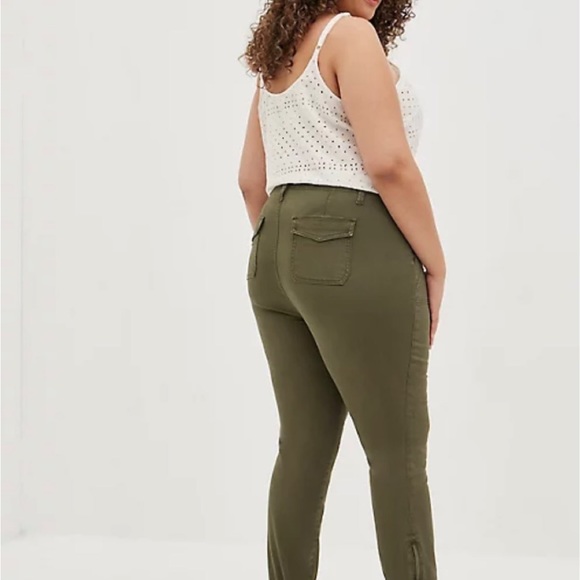 Torrid Green Jogger Pants Plus Size 24T Stretch Casual - Picture 12 of 12